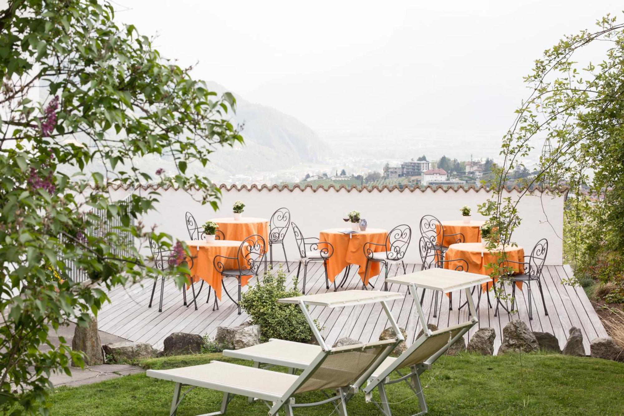 Linghof Bed & Breakfast Tirolo Exterior photo